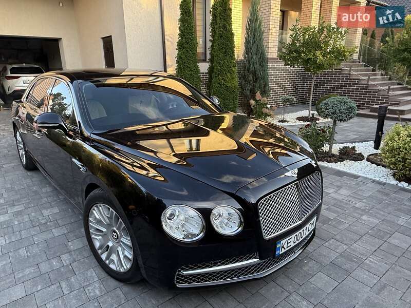 Седан Bentley Flying Spur 2013 в 