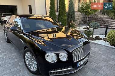 Седан Bentley Flying Spur 2013 в 