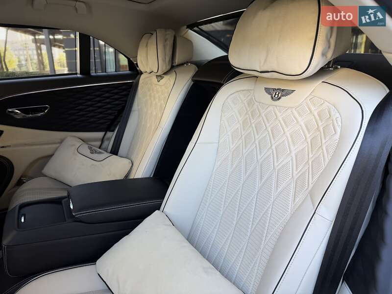 Седан Bentley Flying Spur 2020 в Киеве