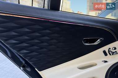 Седан Bentley Flying Spur 2020 в 
