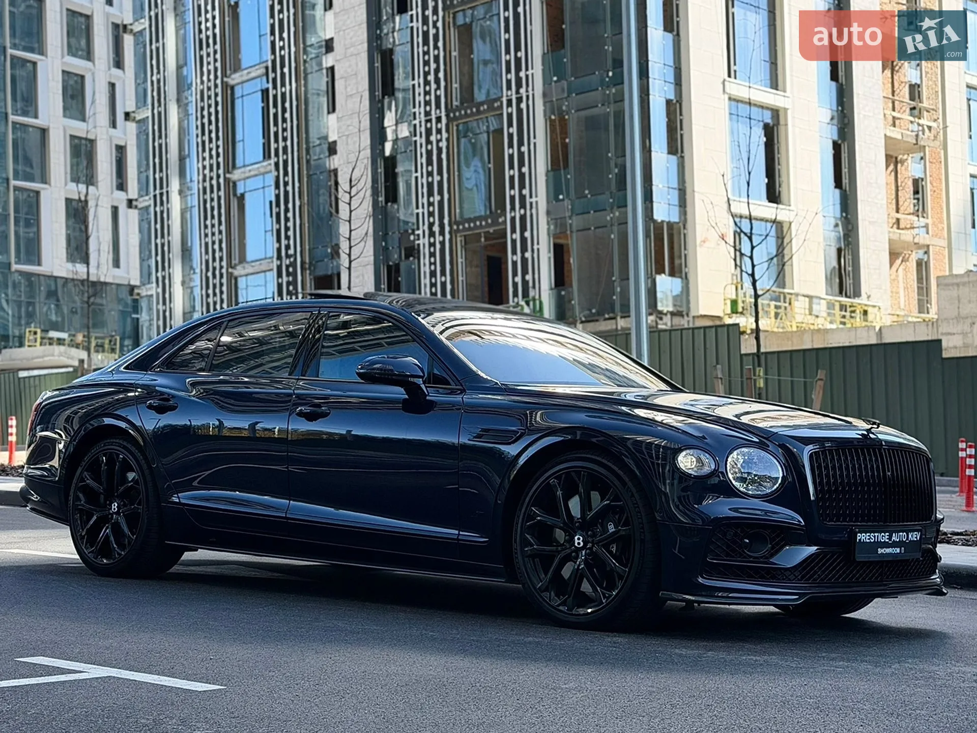 2022 Bentley Flying Spur - мініатюра 11