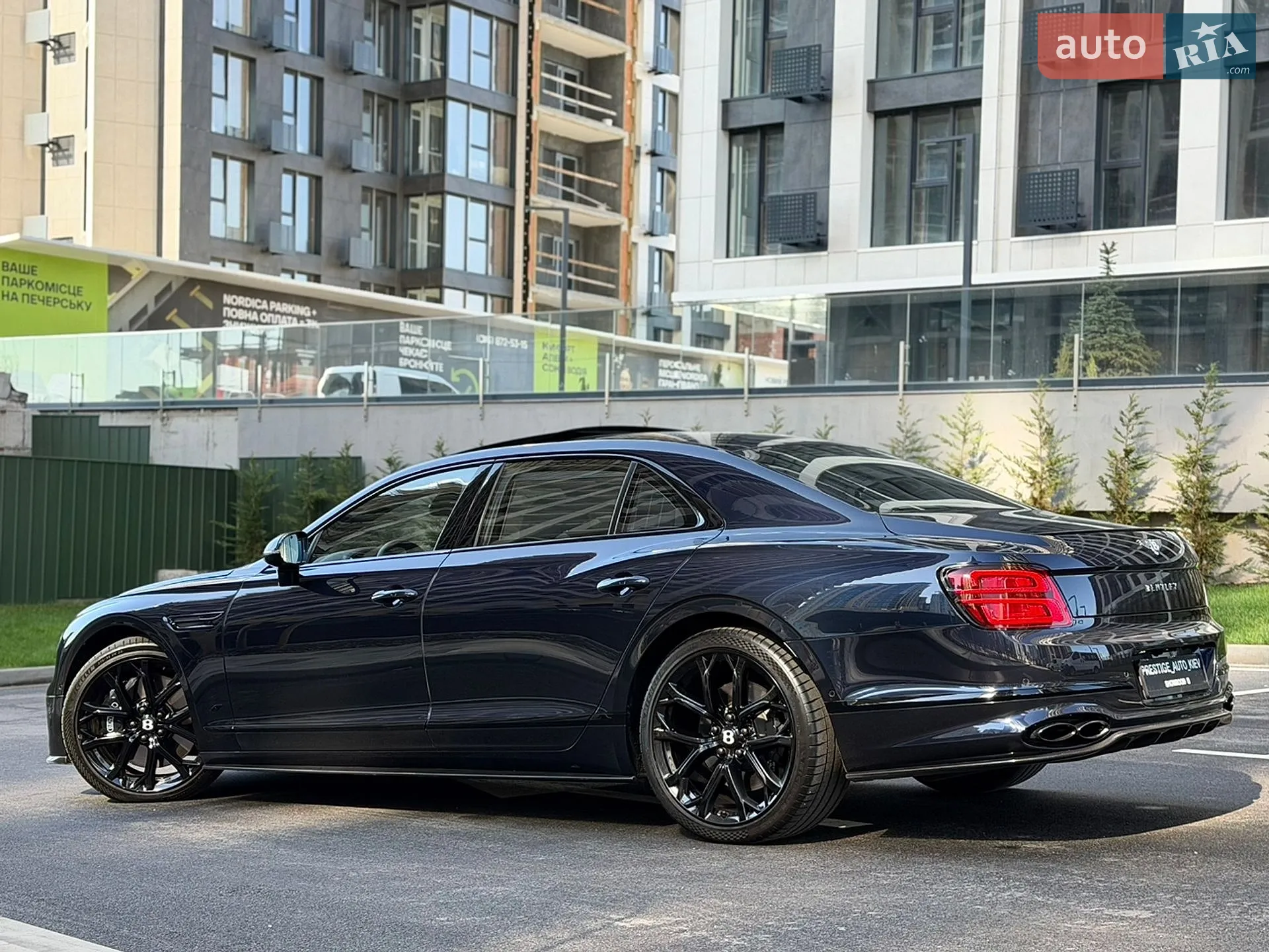 2022 Bentley Flying Spur - мініатюра 31