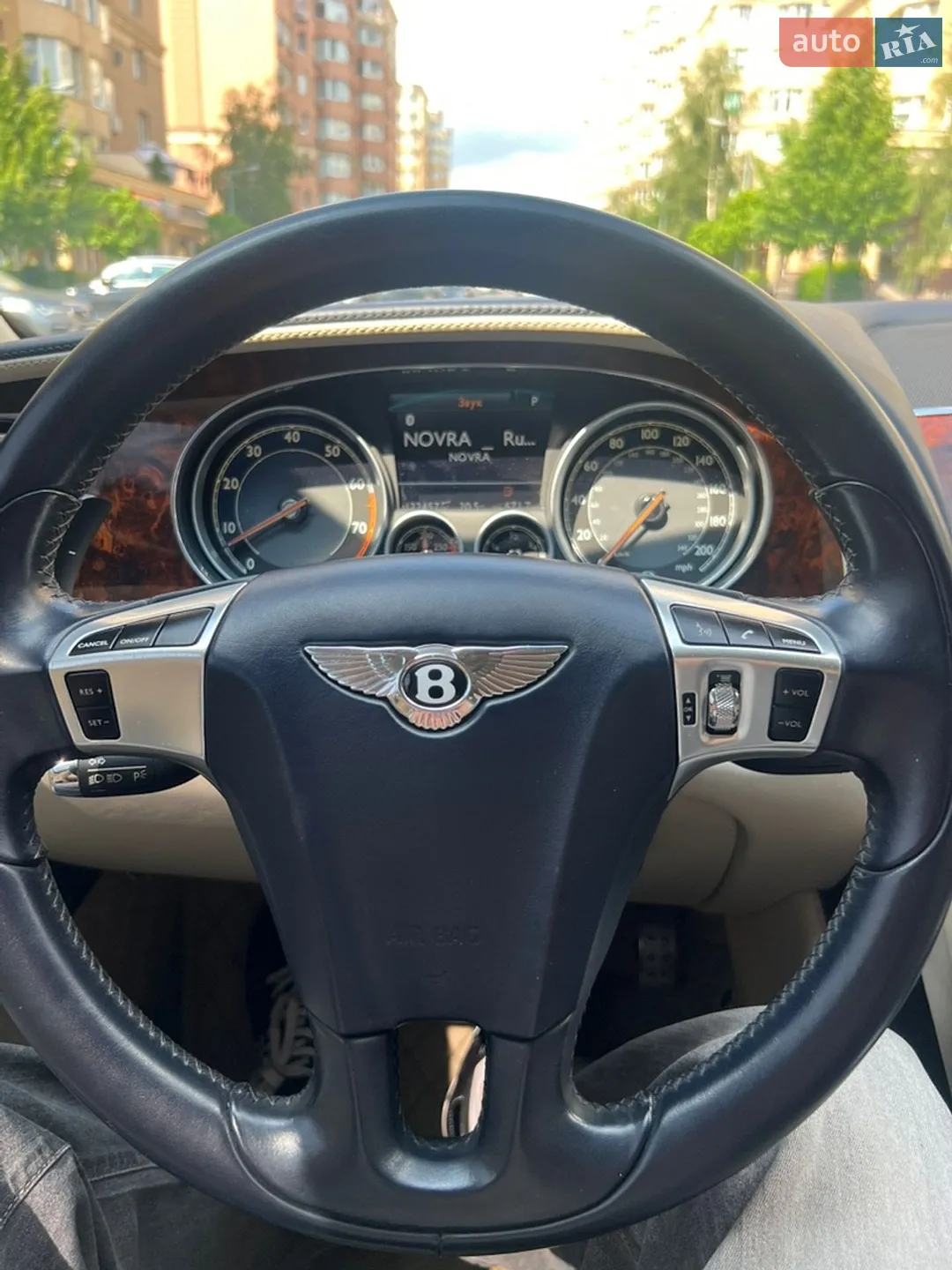 2015 Bentley Flying Spur - мініатюра 33