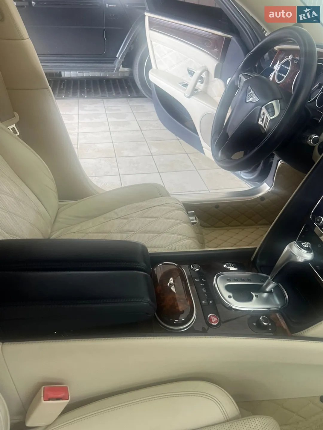 2015 Bentley Flying Spur - мініатюра 52