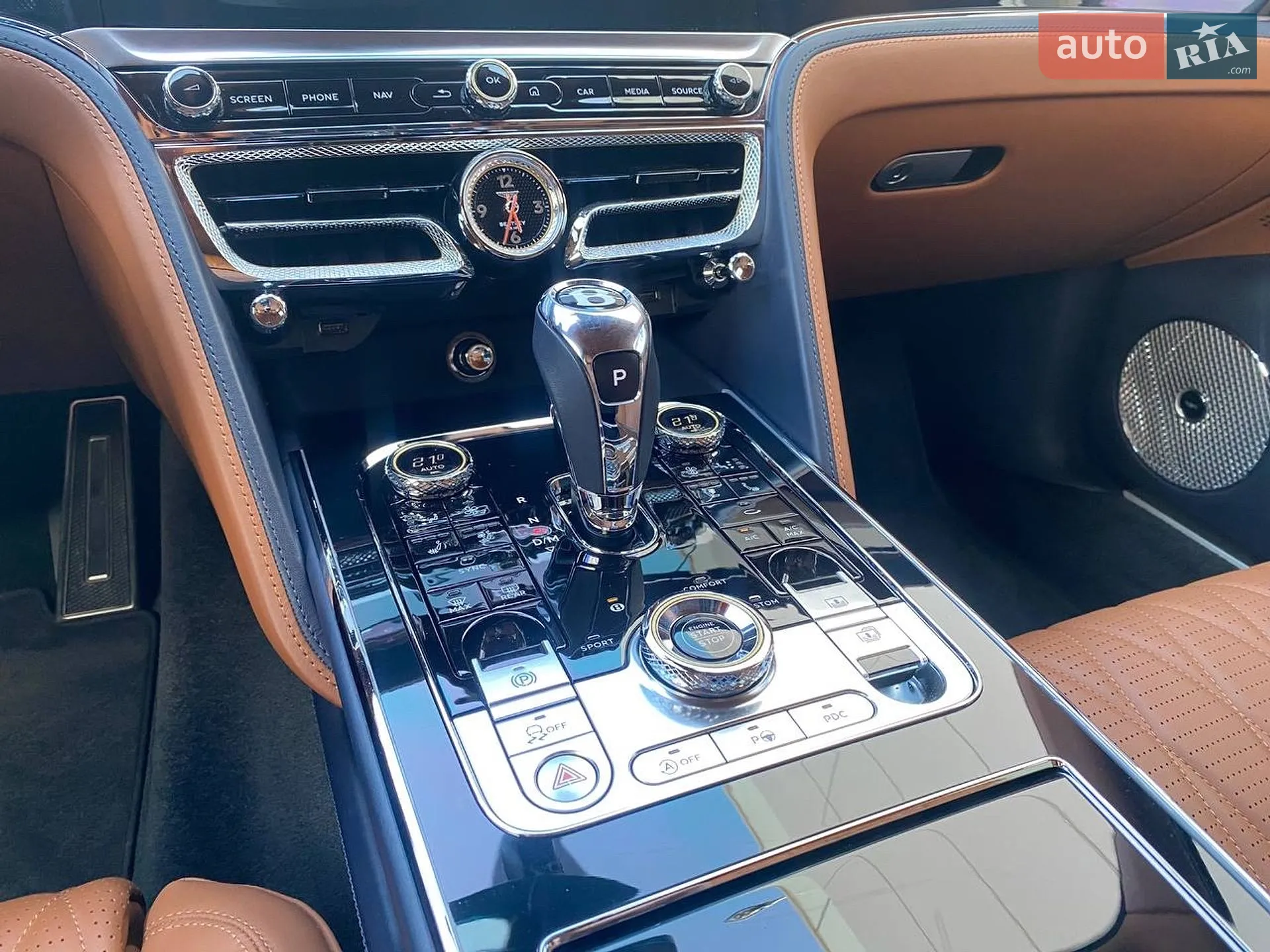 2020 Bentley Flying Spur - мініатюра 18