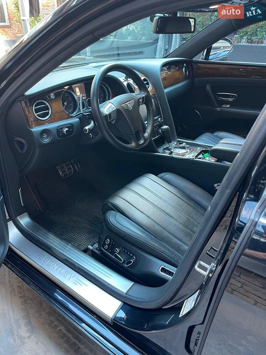 2015 Bentley Flying Spur - мініатюра 8