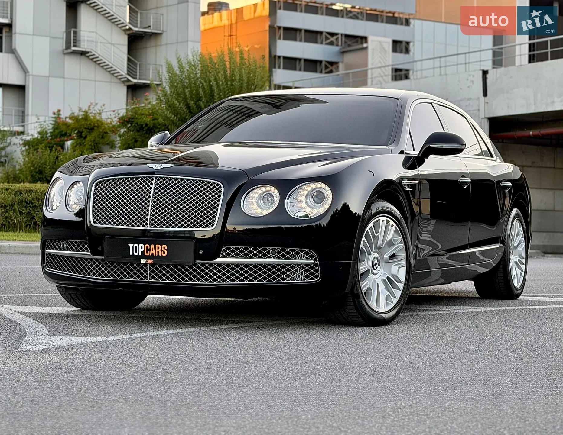 2013 Bentley Flying Spur - мініатюра 3