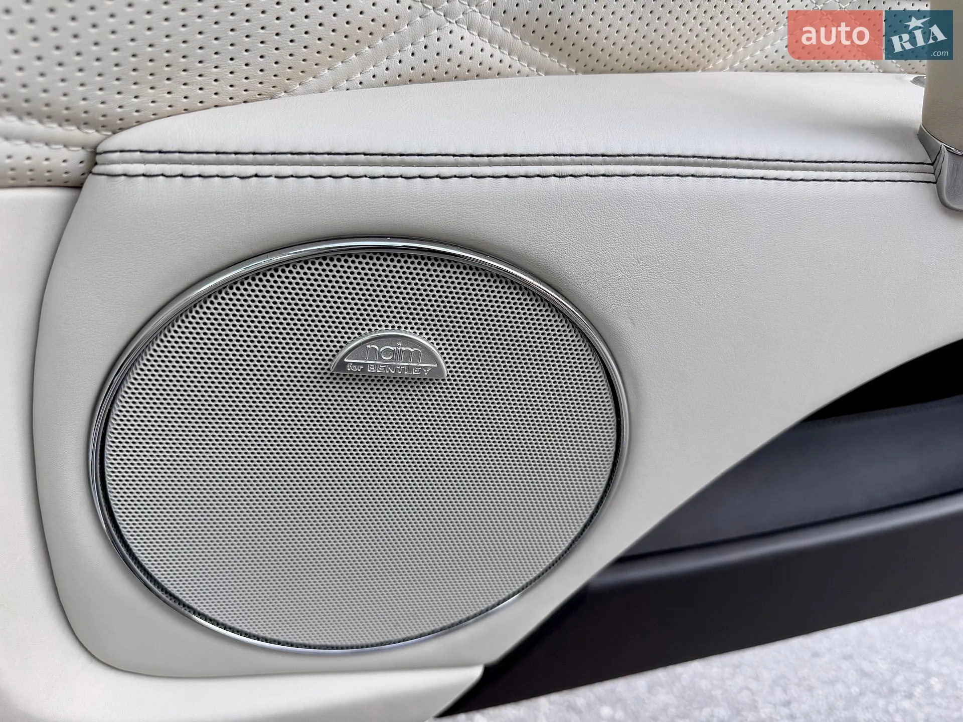 2013 Bentley Flying Spur - мініатюра 31