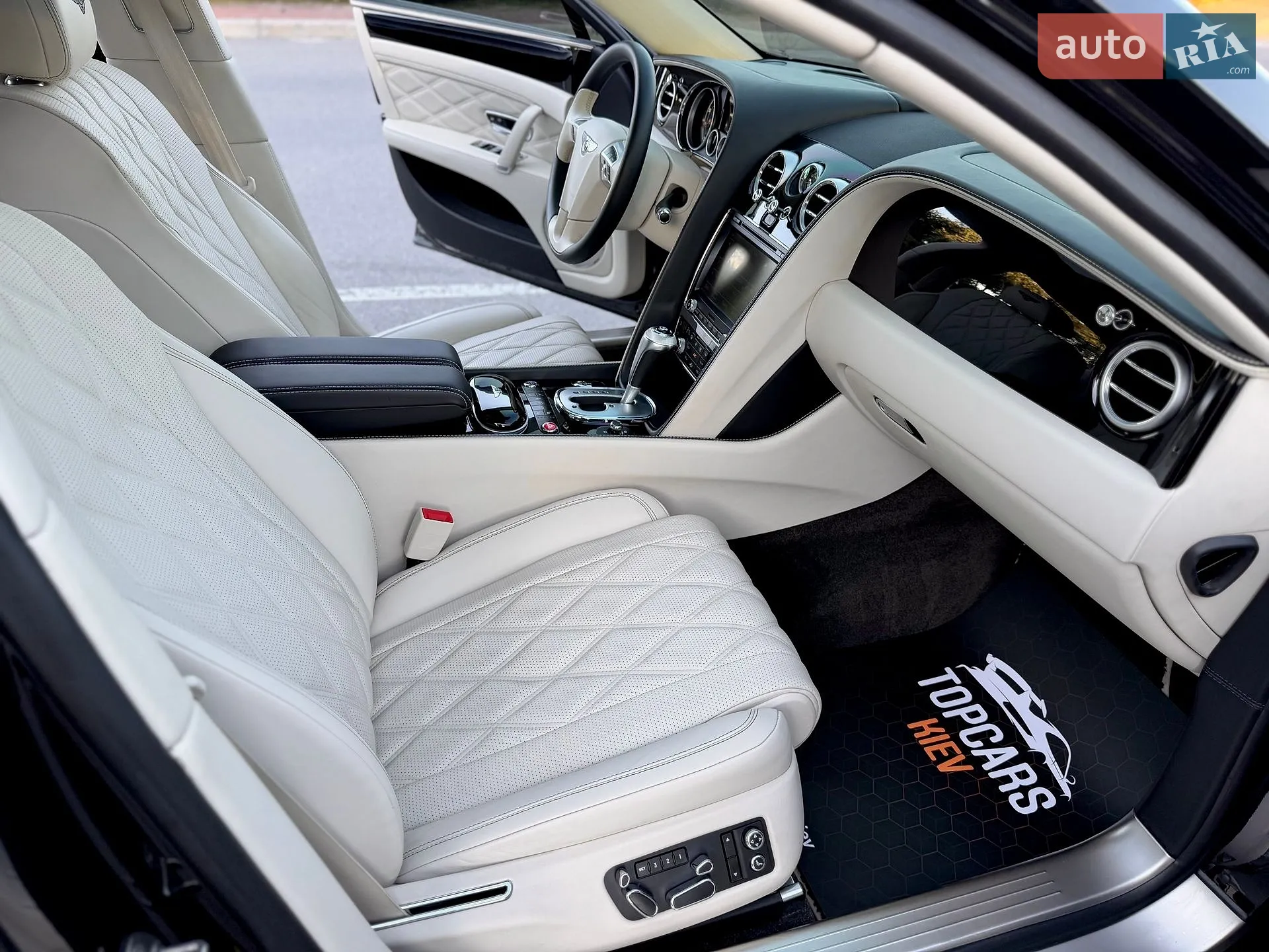 2013 Bentley Flying Spur - мініатюра 36