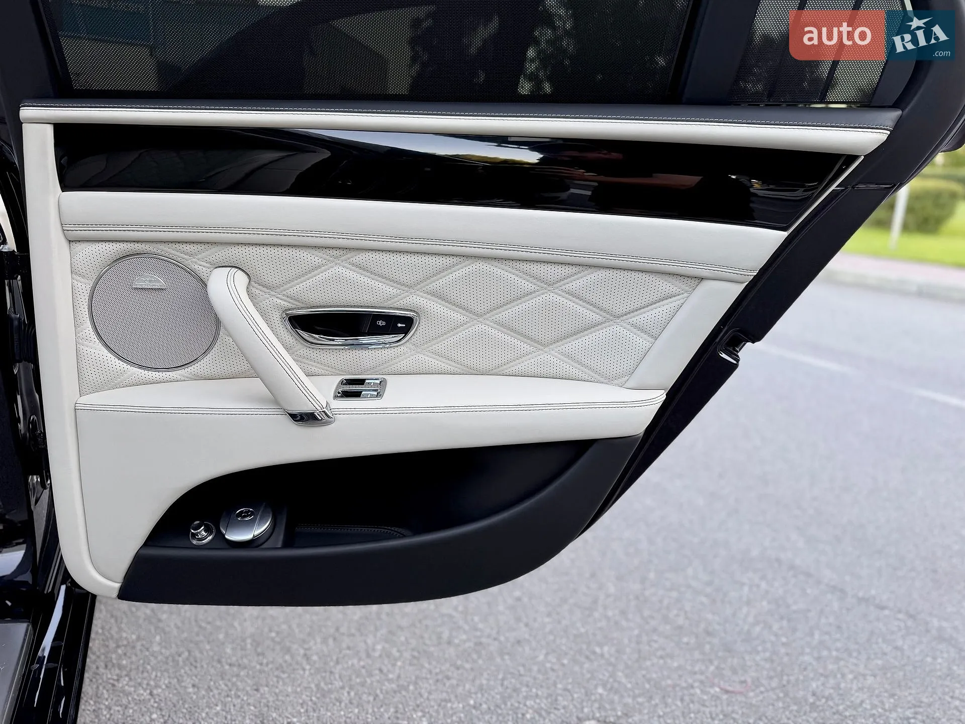 2013 Bentley Flying Spur - мініатюра 43