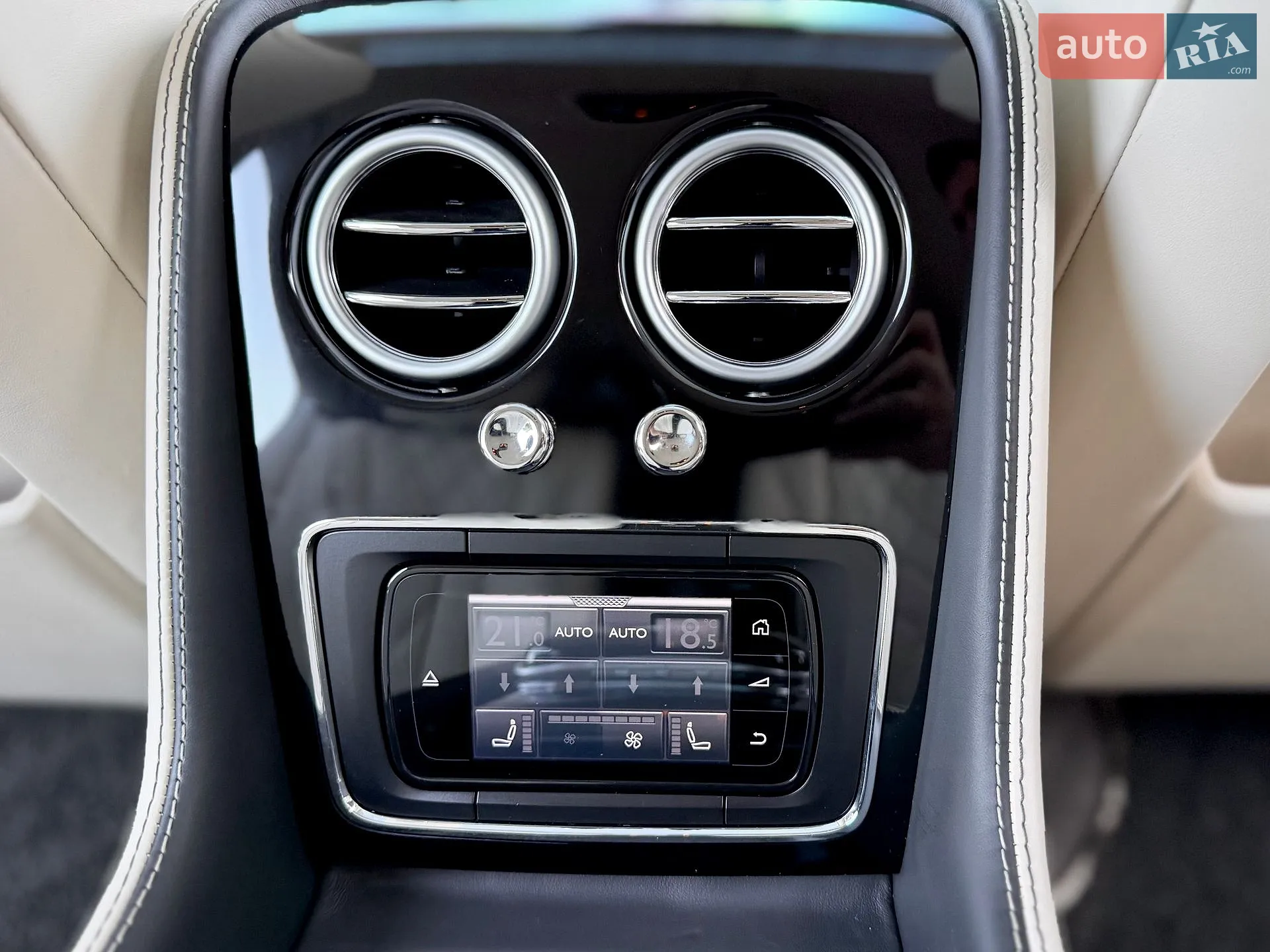 2013 Bentley Flying Spur - мініатюра 51