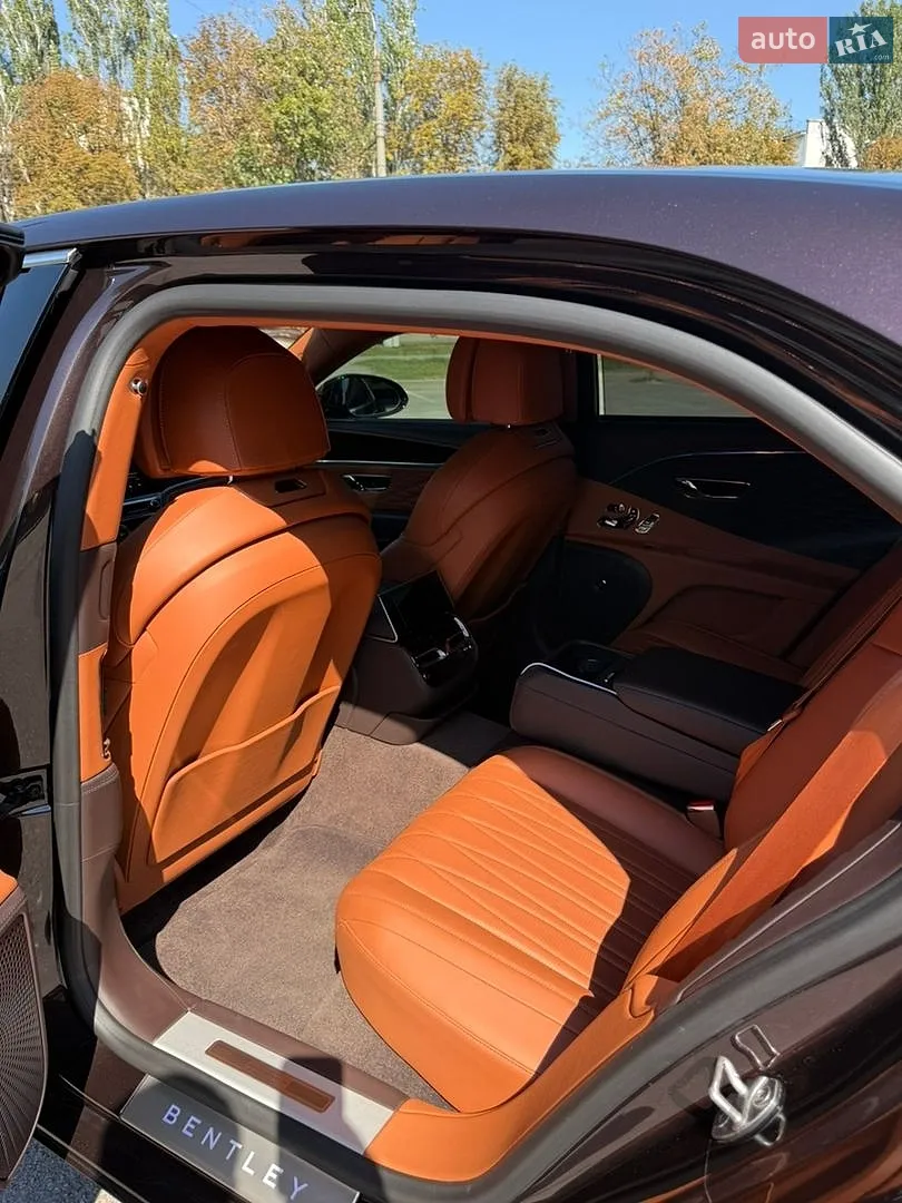 2021 Bentley Flying Spur - мініатюра 5