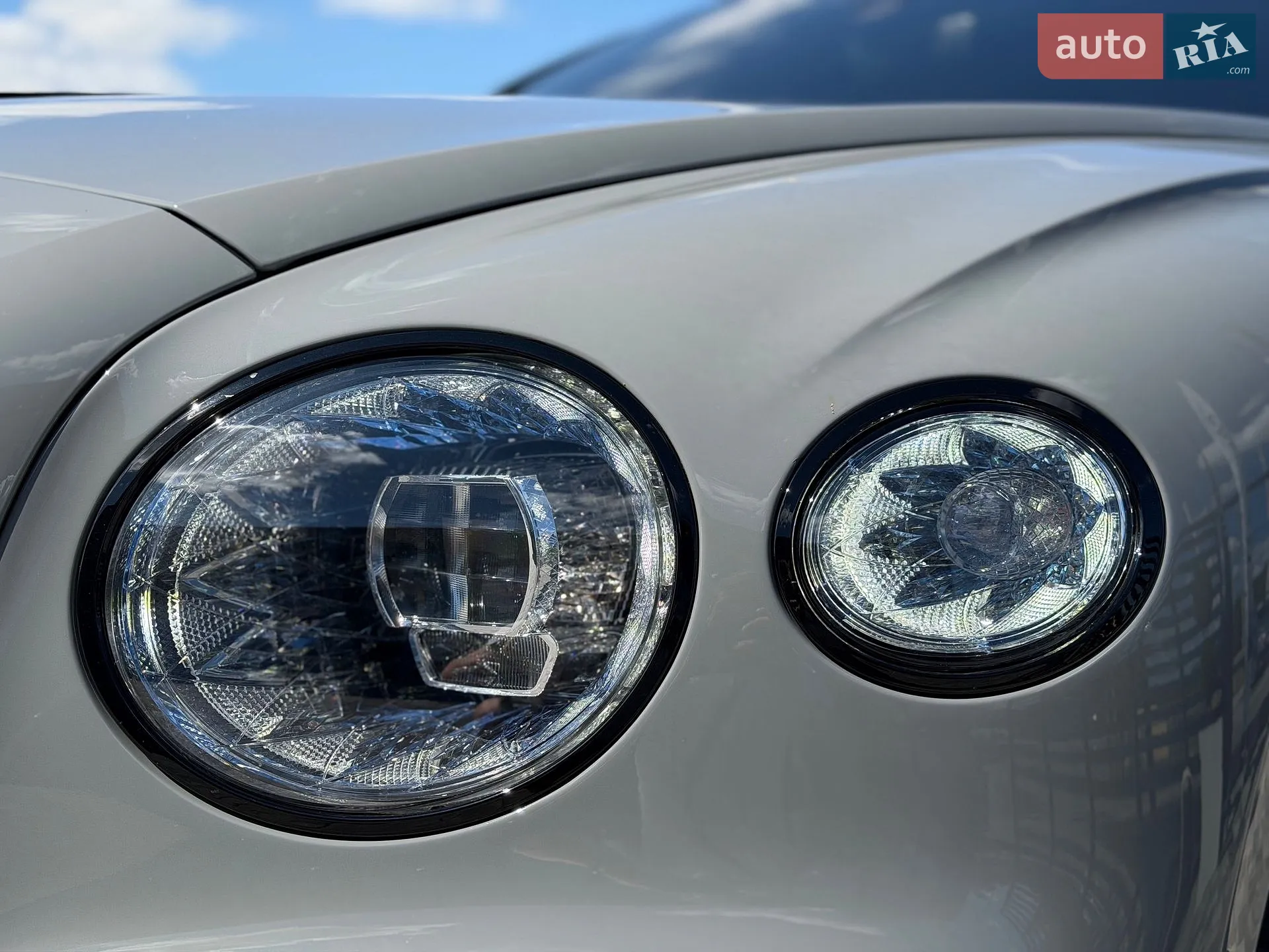 2023 Bentley Flying Spur - мініатюра 5