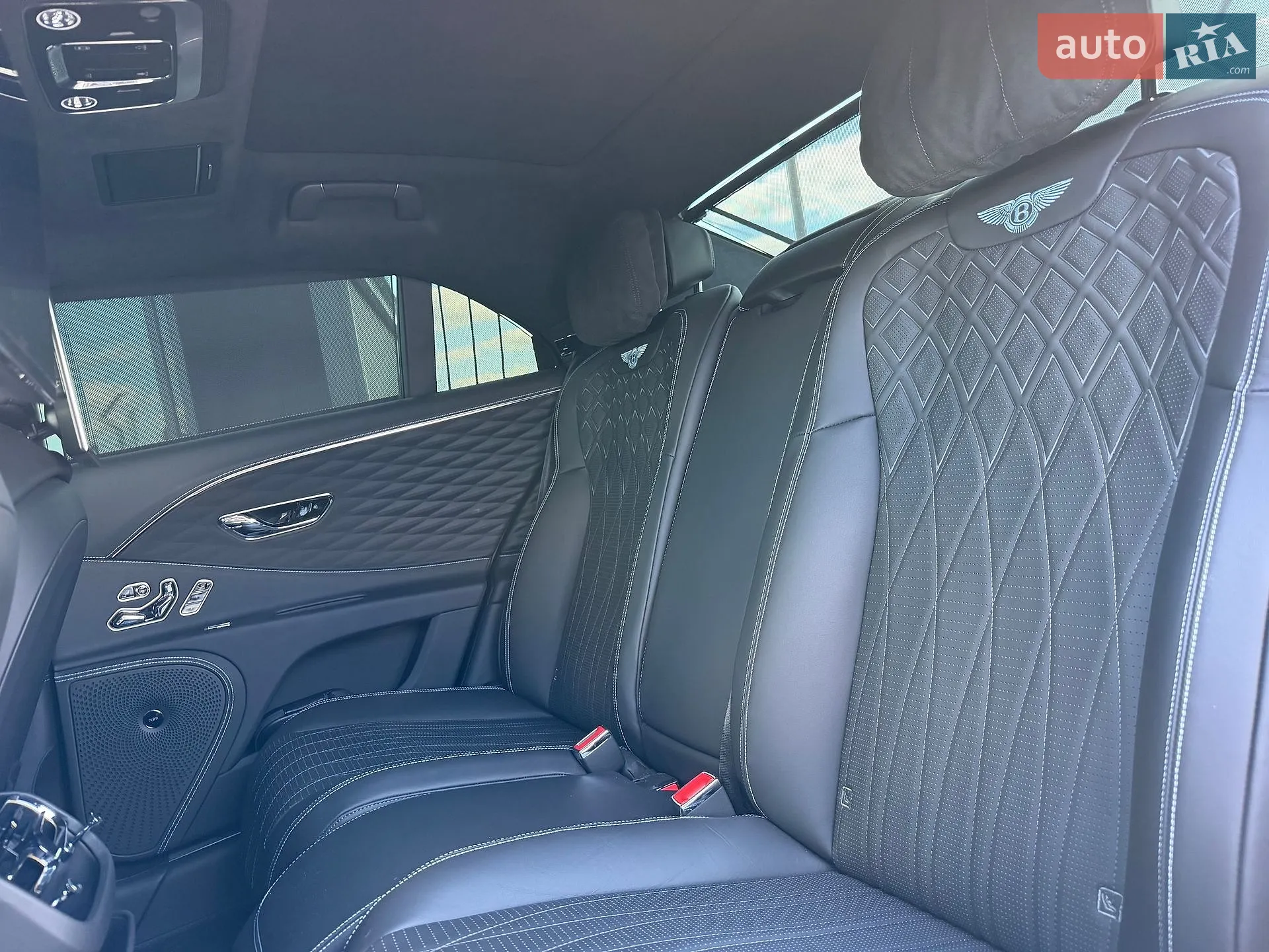 2023 Bentley Flying Spur - мініатюра 31