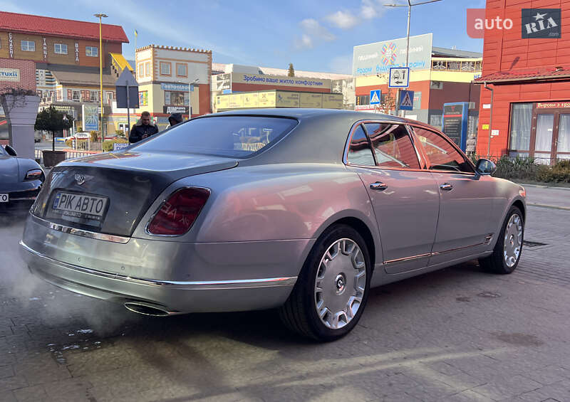 Седан Bentley Mulsanne 2010 в Львове