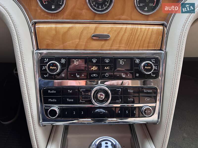 Седан Bentley Mulsanne 2010 в Львове