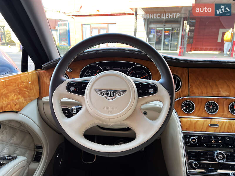 Седан Bentley Mulsanne 2010 в Львове