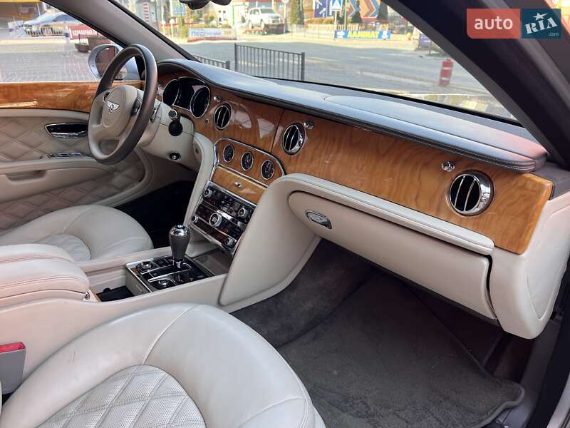 Седан Bentley Mulsanne 2010 в Львове