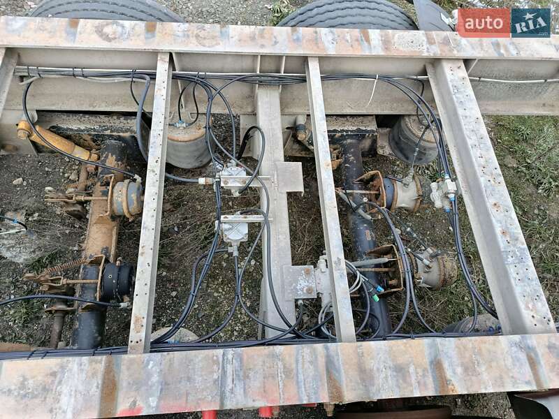 Контейнеровоз напівпричіп Berger N32 2004 в Первомайську