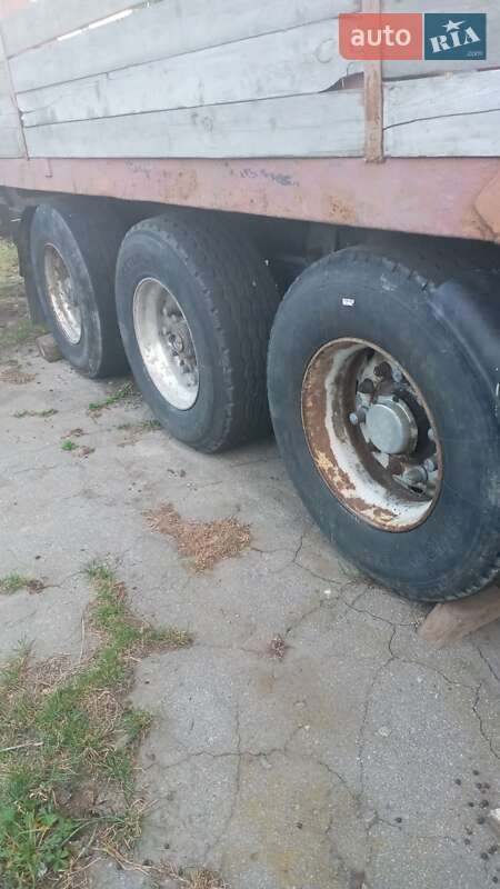 Бортовий напівпричіп Blumhardt CBV 1991 в Пулинах