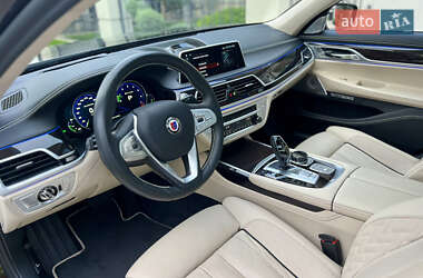 Седан BMW-Alpina B7 2017 в 