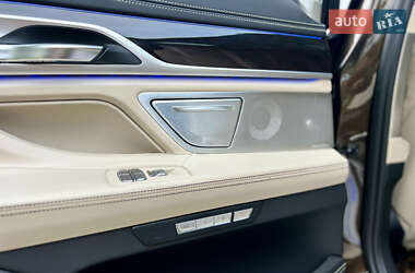 Седан BMW-Alpina B7 2017 в 
