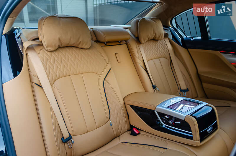 Седан BMW-Alpina B7 2018 в Києві