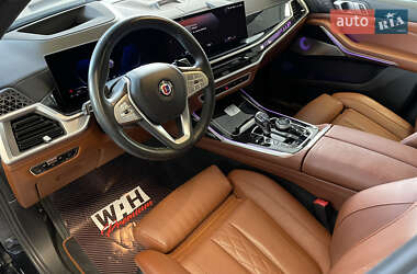 Позашляховик / Кросовер BMW-Alpina XB7 2022 в 