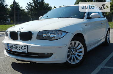Седан BMW 1 Series 2009 в 