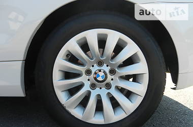 Седан BMW 1 Series 2009 в 