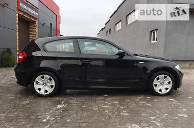 Хетчбек BMW 1 Series 2009 в 
