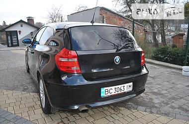 Хетчбек BMW 1 Series 2008 в 
