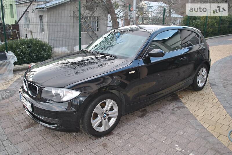 Хетчбек BMW 1 Series 2008 в 