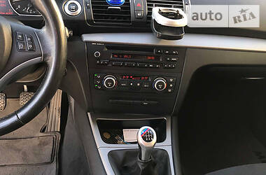 Хетчбек BMW 1 Series 2011 в 