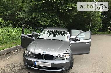 Хэтчбек BMW 1 Series 2010 в Киеве