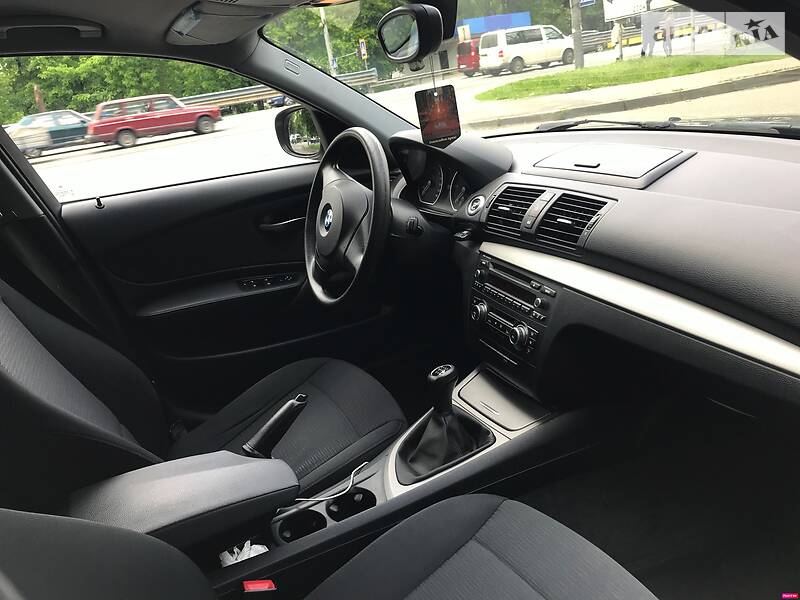 Хетчбек BMW 1 Series 2010 в Києві