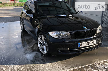 Хетчбек BMW 1 Series 2011 в 