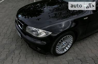 Хэтчбек BMW 1 Series 2006 в Черновцах