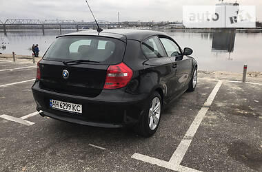 Хэтчбек BMW 1 Series 2011 в Киеве