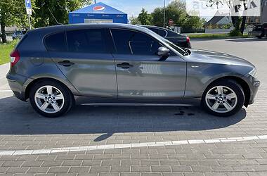 Хэтчбек BMW 1 Series 2006 в Виннице