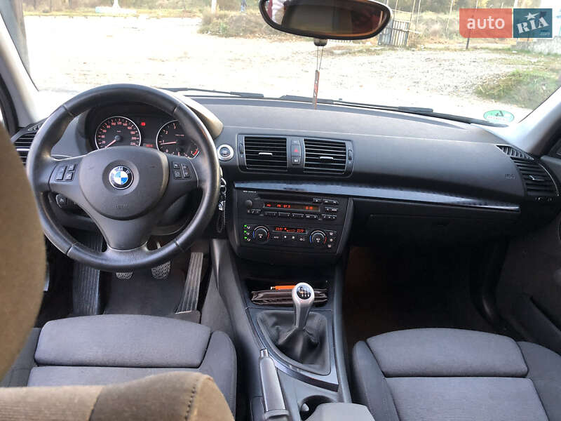 Хэтчбек BMW 1 Series 2006 в Черновцах фото 10 Хэтчбек BMW 1 Series 2006 в Черновцах