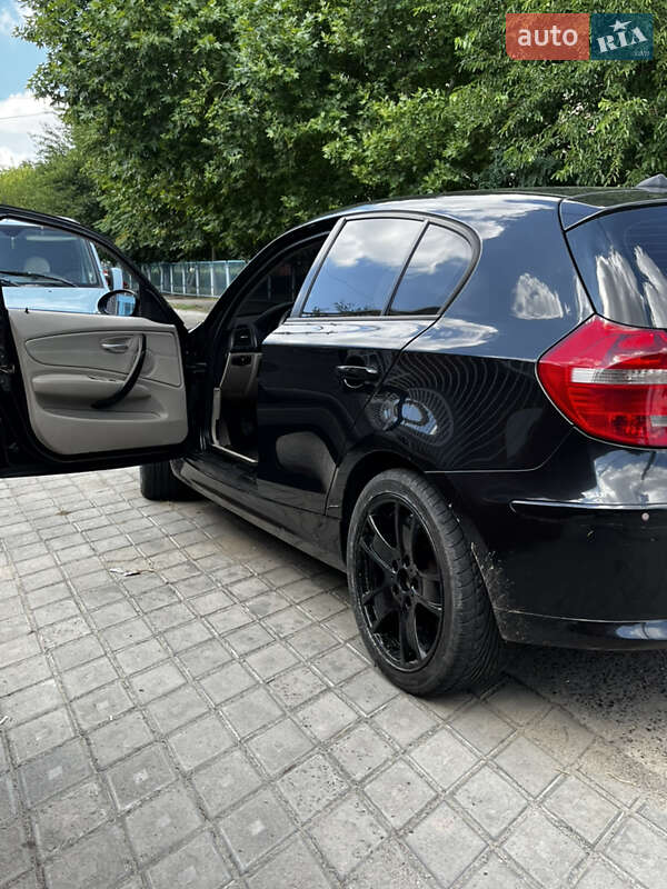 Хэтчбек BMW 1 Series 2007 в Запорожье