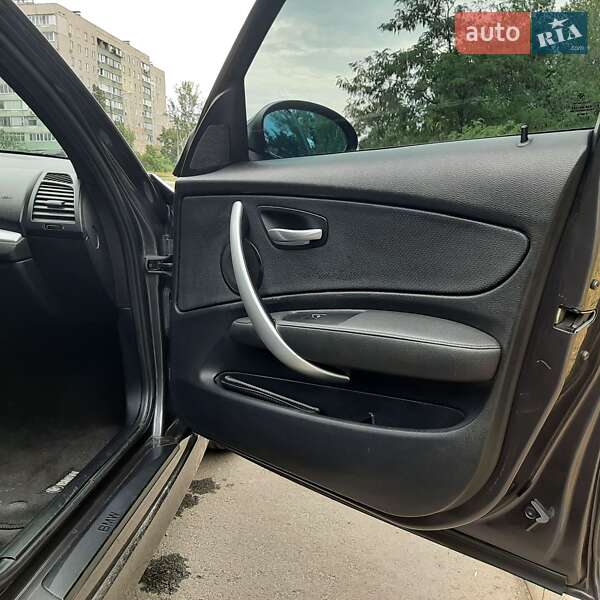 Хэтчбек BMW 1 Series 2007 в Запорожье