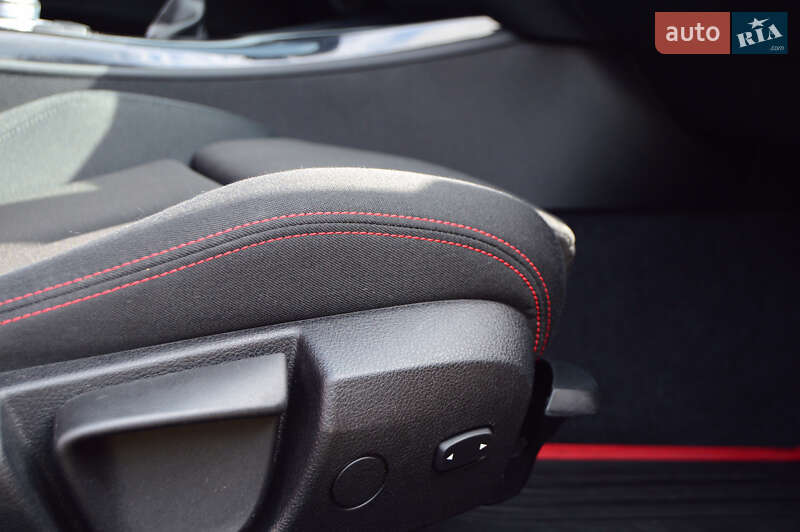 Хэтчбек BMW 1 Series 2012 в Львове