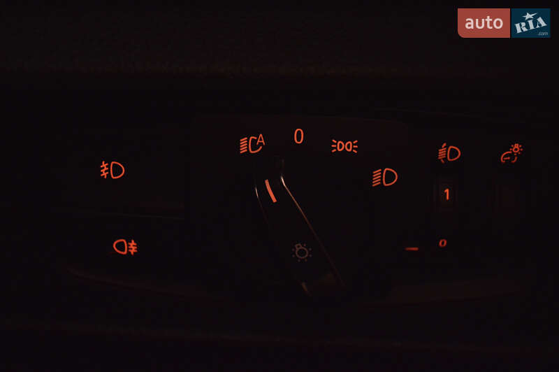 Хэтчбек BMW 1 Series 2012 в Львове