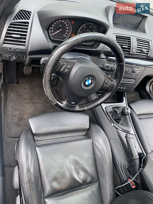 Хэтчбек BMW 1 Series 2008 в Чернигове