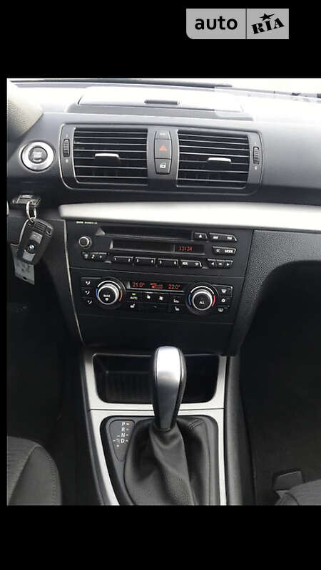 Хэтчбек BMW 1 Series 2010 в Херсоне