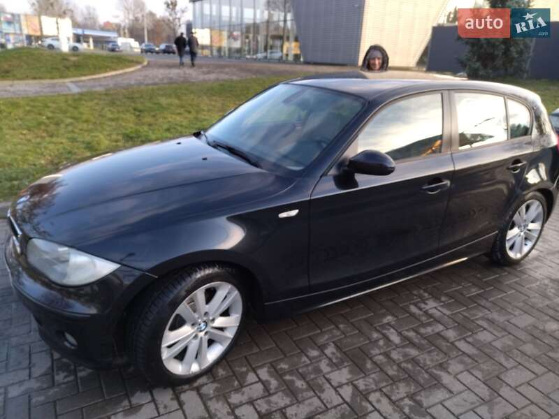 Хэтчбек BMW 1 Series 2006 в Львове