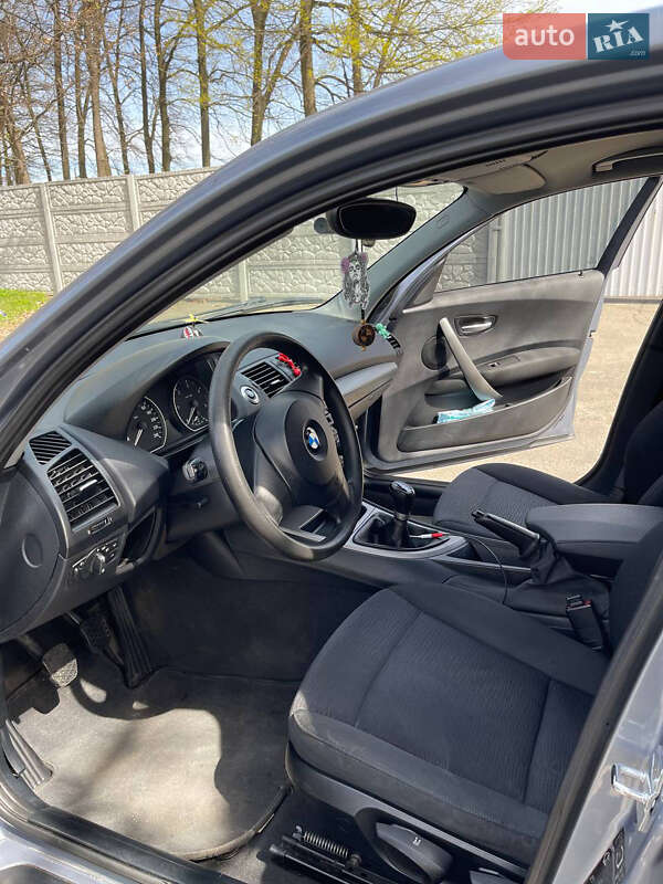 Хэтчбек BMW 1 Series 2004 в Чернигове