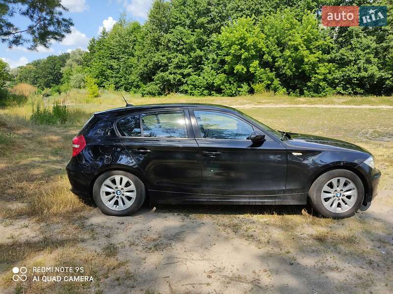 Хетчбек BMW 1 Series 2008 в Сумах